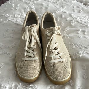 Rothys lace up sneakers in tan 8.5